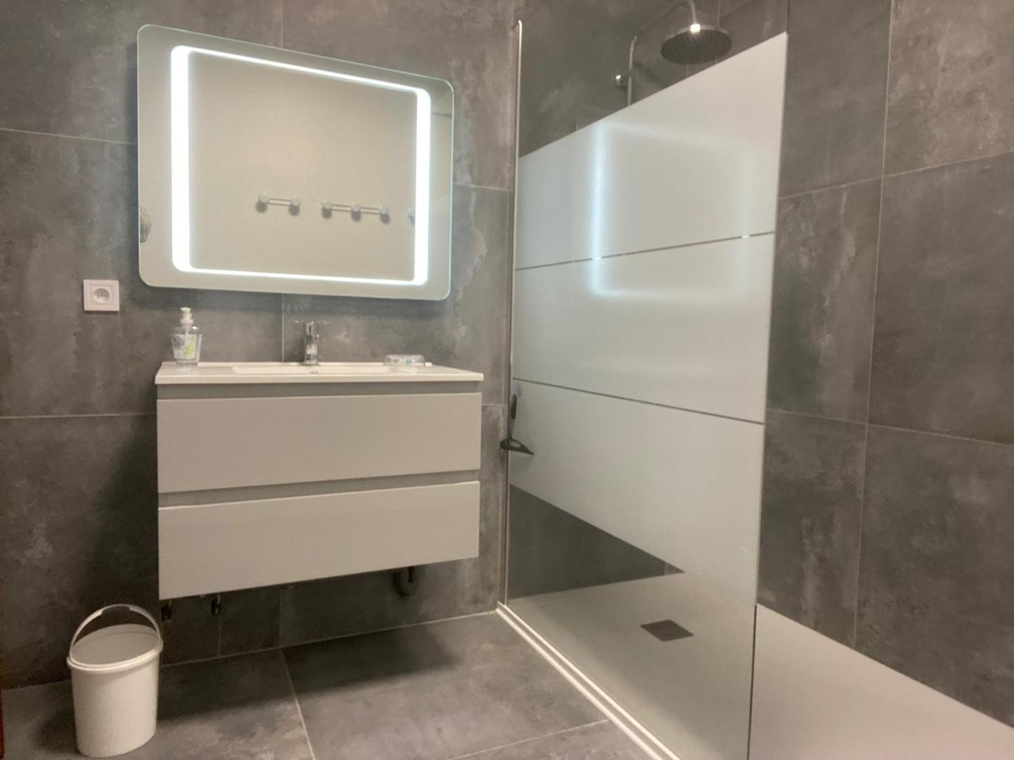 Spacious Flat Close To The Railway Station Troyes Rom bilde