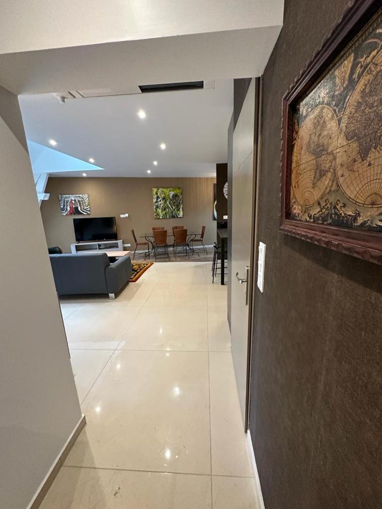 Spacious Flat Close To The Railway Station Troyes Rom bilde