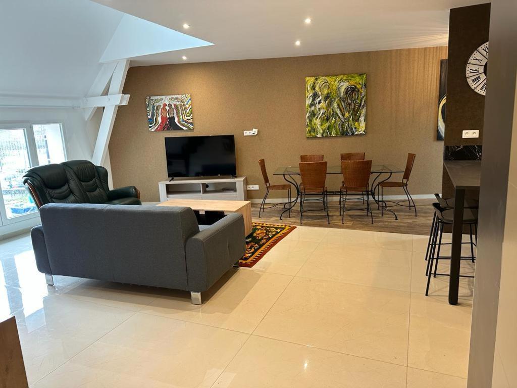 Spacious Flat Close To The Railway Station Troyes Rom bilde