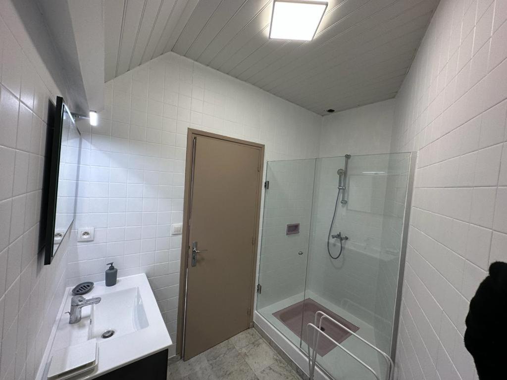 Spacious Flat Close To The Railway Station Troyes Rom bilde